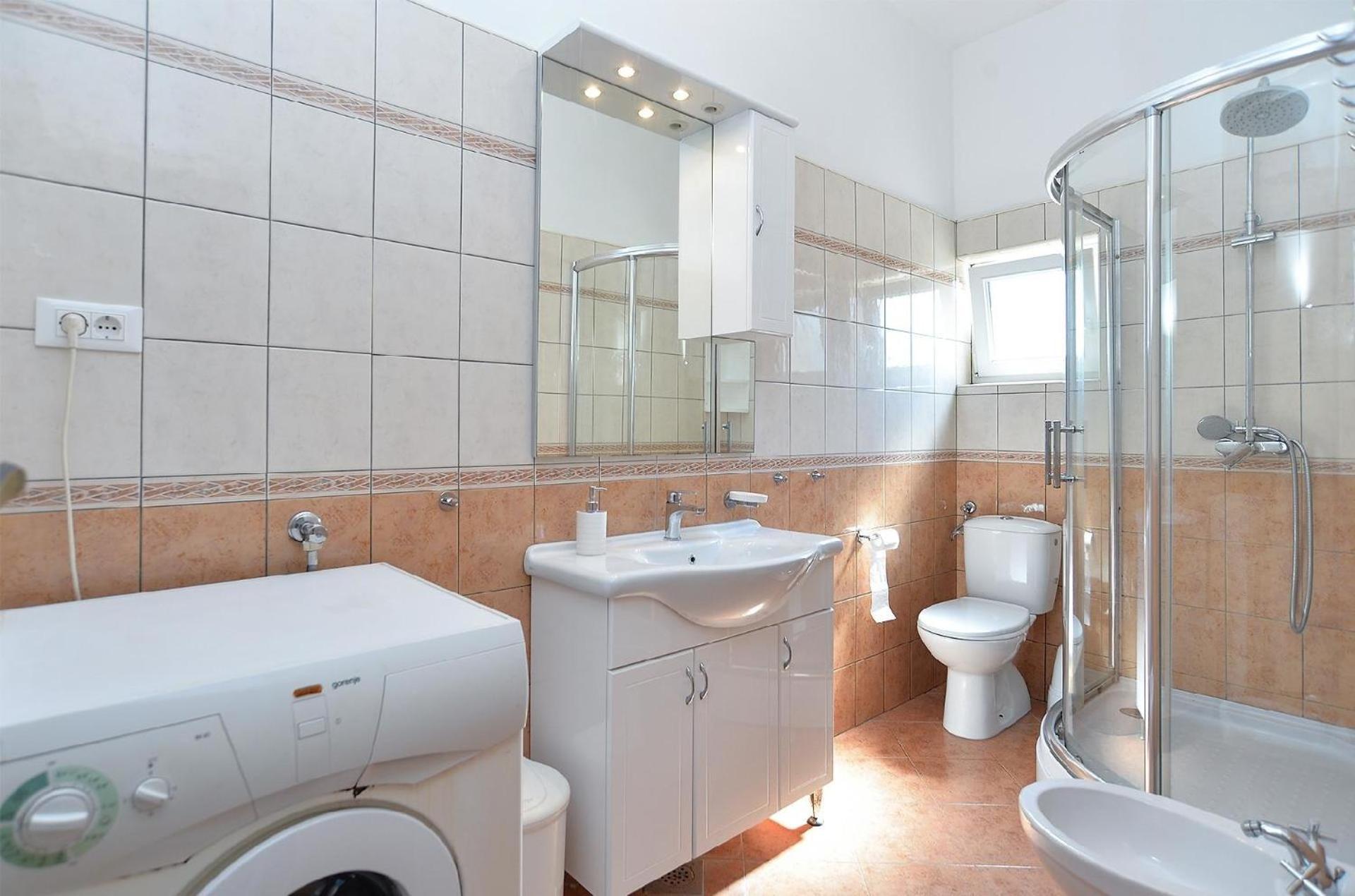 Appartement Fuer 8 Personen Ca 85 Qm In Rovinj, Istrien Istrische Riviera *